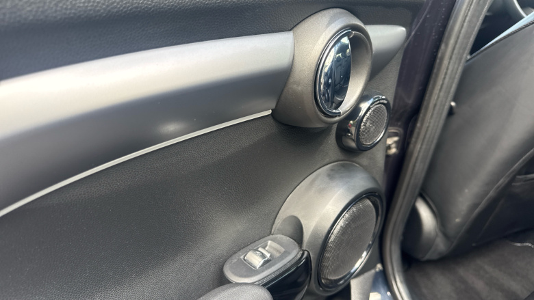 MINI Hatchback 2.0 Cooper S Exclusive 5dr Auto Petrol Hatchback